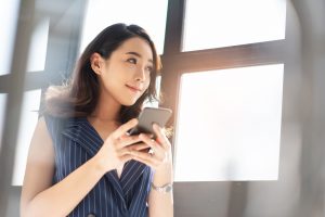 当たり過ぎて怖ッ 口コミ数断トツの占い師 水晶玉子の実力とは 水晶玉子 陰陽艶花占